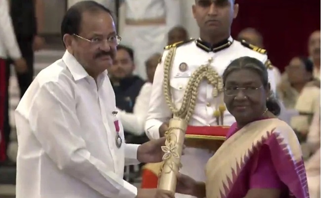 Chiranjeevi and Venkaiah Receive Padma Vibhushan